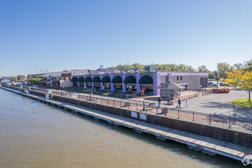 18-30 Main St, Toledo, OH for lease - Building Photo - Image 2 of 5