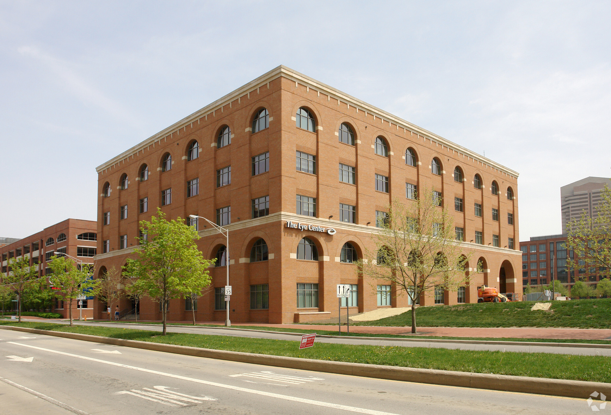 262 Neil Ave, Columbus, OH for lease Building Photo- Image 1 of 8