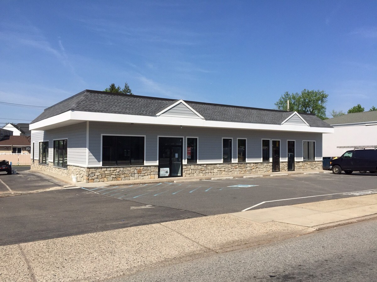 2110 Saddle River Rd, Fair Lawn, NJ 07410