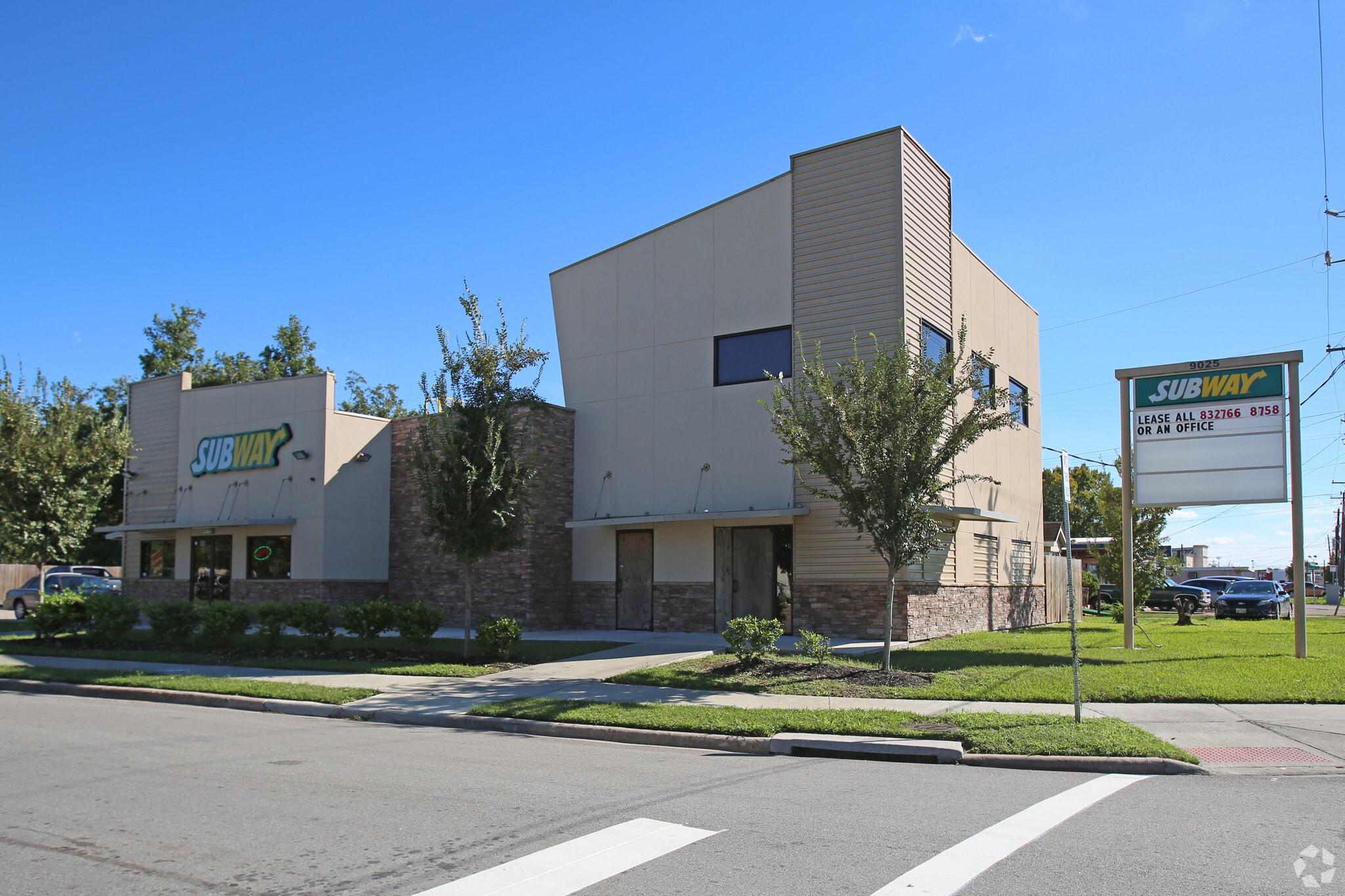 9025 Cullen Blvd, Houston, TX for lease Primary Photo- Image 1 of 13