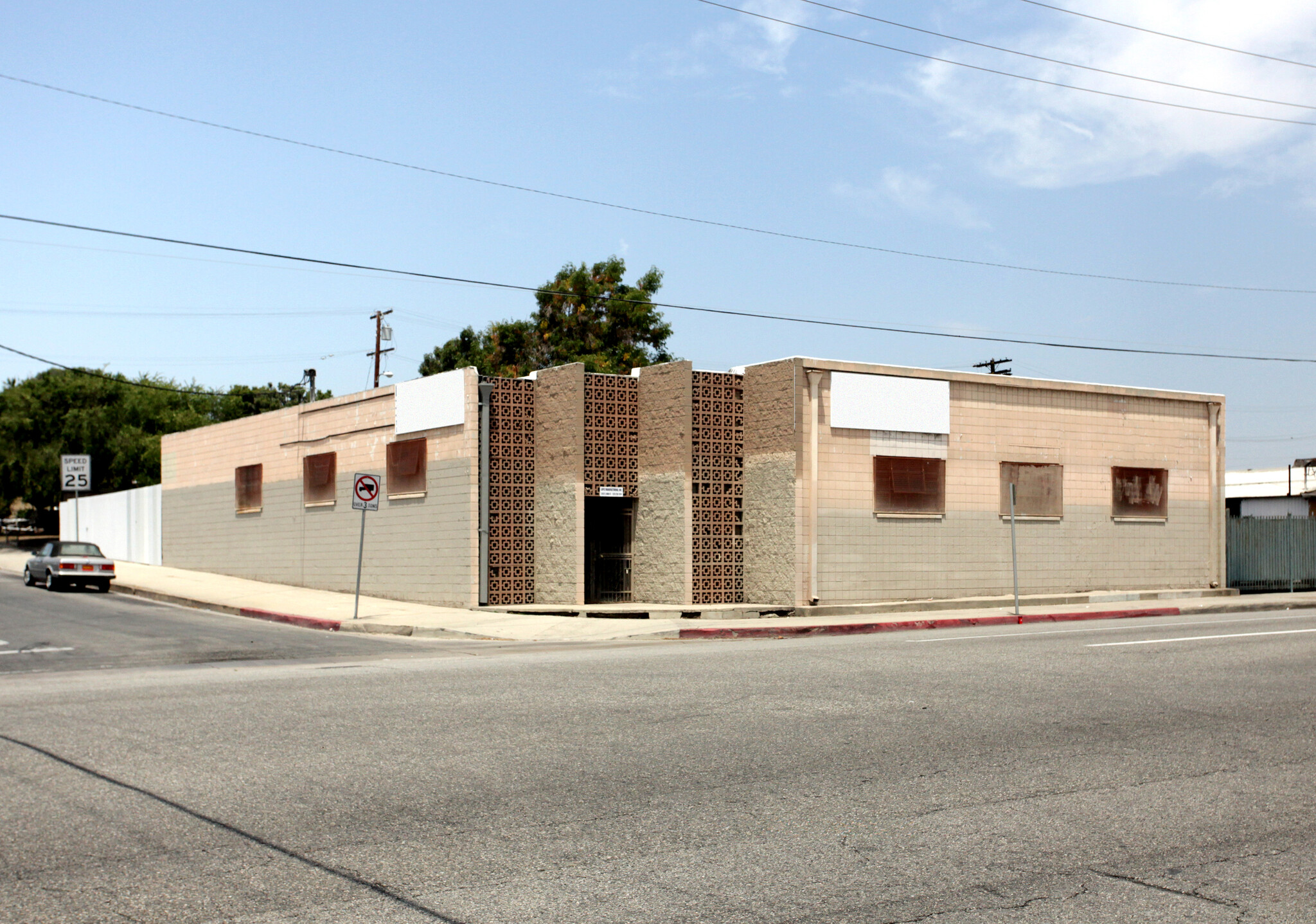 12637 S Main St, Los Angeles, CA for lease Building Photo- Image 1 of 10