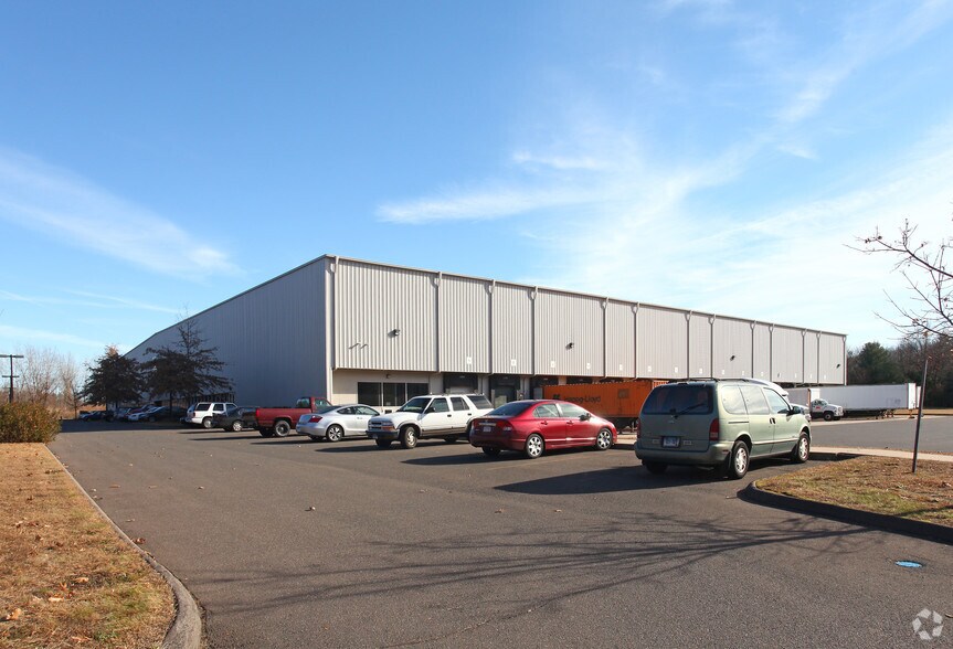 6-10 Lego Way, Enfield, CT for lease - Primary Photo - Image 1 of 3