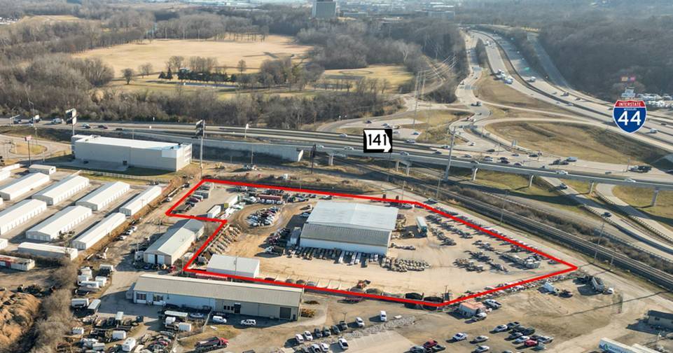 106 S Elam Ave, Valley Park, MO 63088