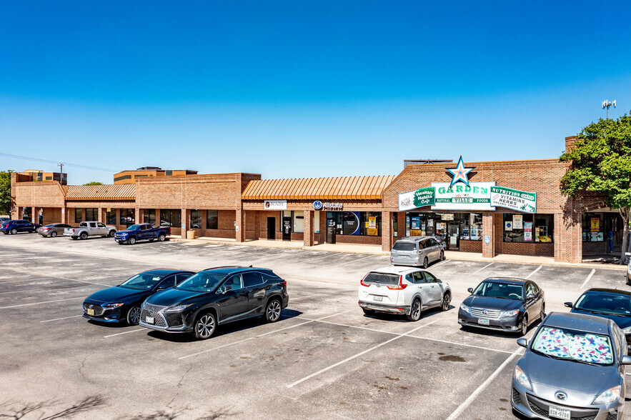 5121 Crestway Dr, San Antonio, TX for lease - Primary Photo - Image 3 of 5