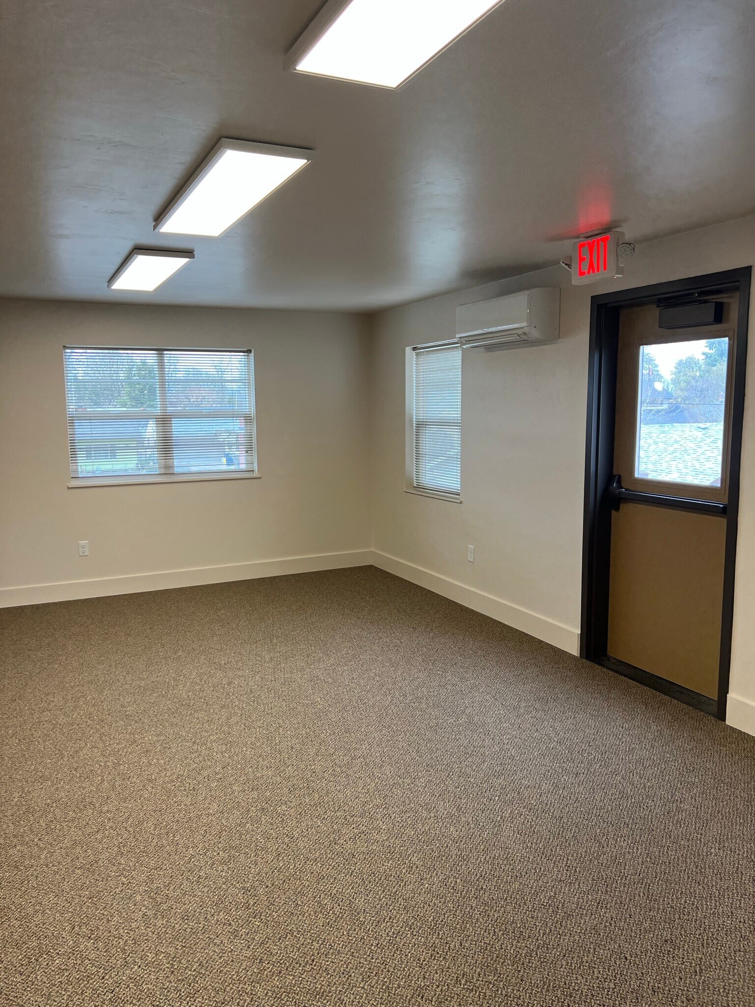 750 W 10th Ave, Junction City, OR for sale Building Photo- Image 1 of 1