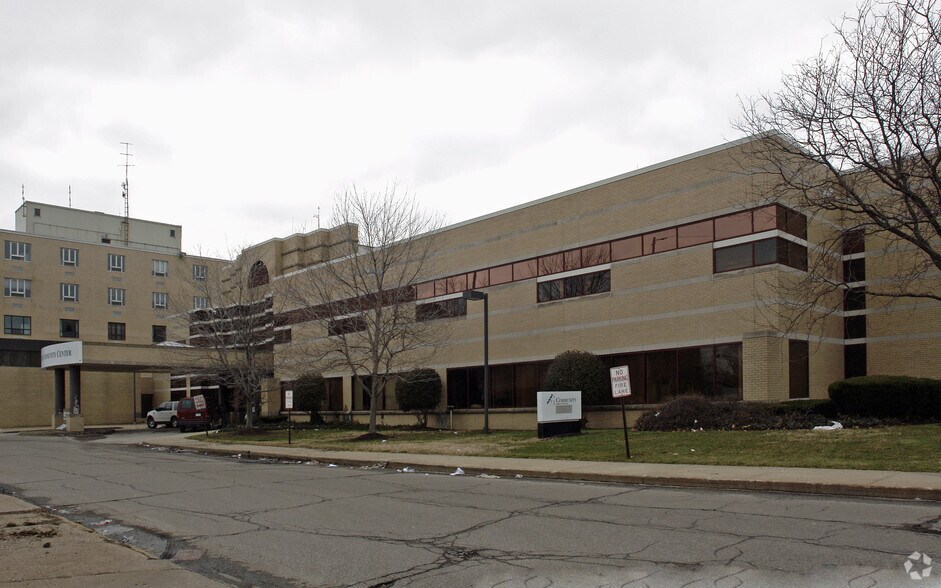 205 W 20th St, Lorain, OH for sale - Primary Photo - Image 1 of 1