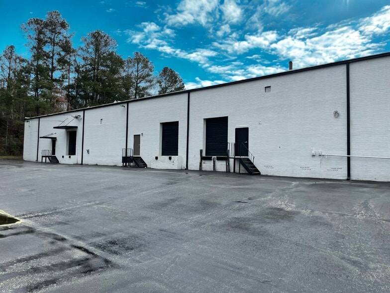 4450 Commerce Cir SW, Atlanta, GA for sale - Building Photo - Image 2 of 7