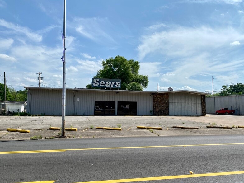 605 W Main St, Clarksville, AR for sale - Building Photo - Image 1 of 1