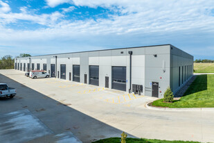 810 Interstate Pky, Waukee IA - Warehouse