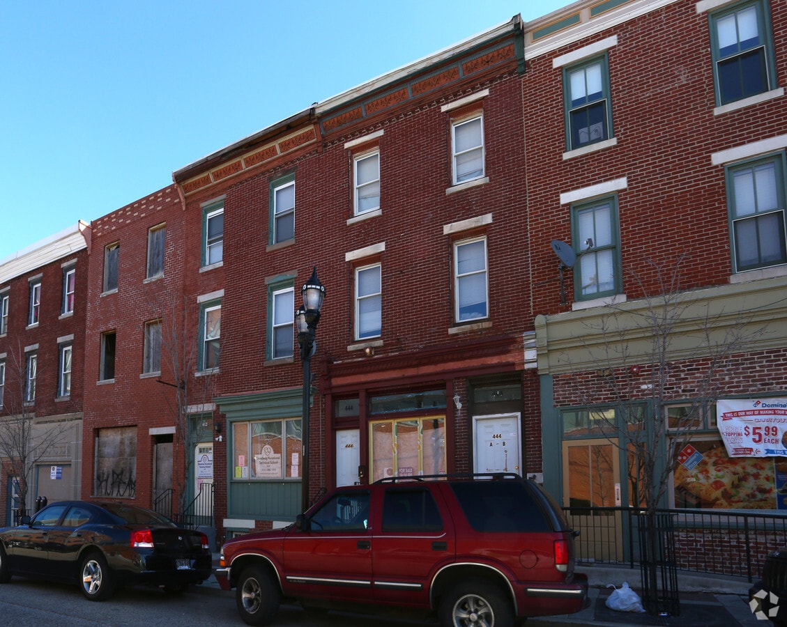 444 S Broadway, Camden, NJ 08103