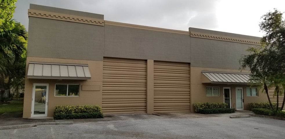 3707 Interstate Park Rd S, Riviera Beach, FL for sale - Building Photo - Image 3 of 3