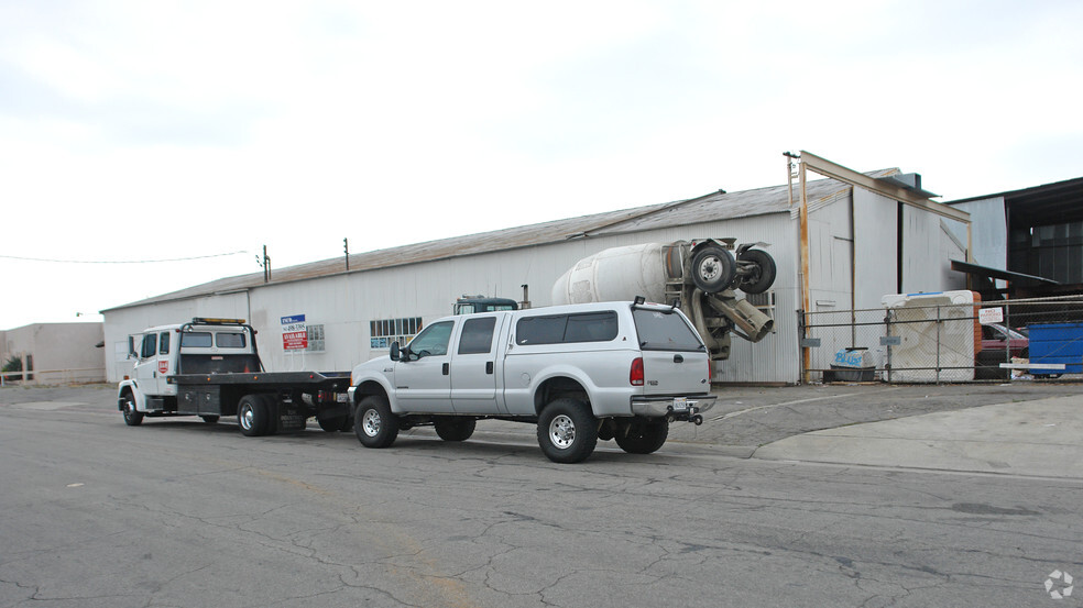 8131-8137 Allport Ave, Santa Fe Springs, CA for lease - Building Photo - Image 1 of 6