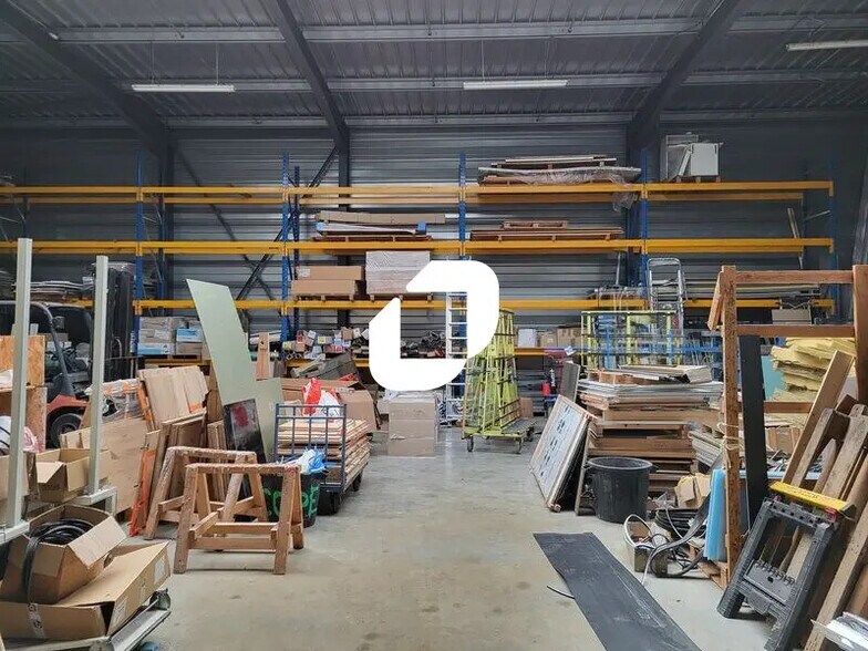 Office in Pessac for lease - Building Photo - Image 2 of 13