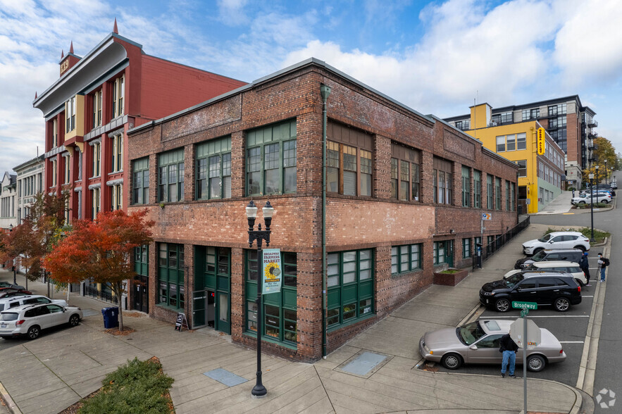 702 Broadway, Tacoma, WA for sale - Primary Photo - Image 2 of 6