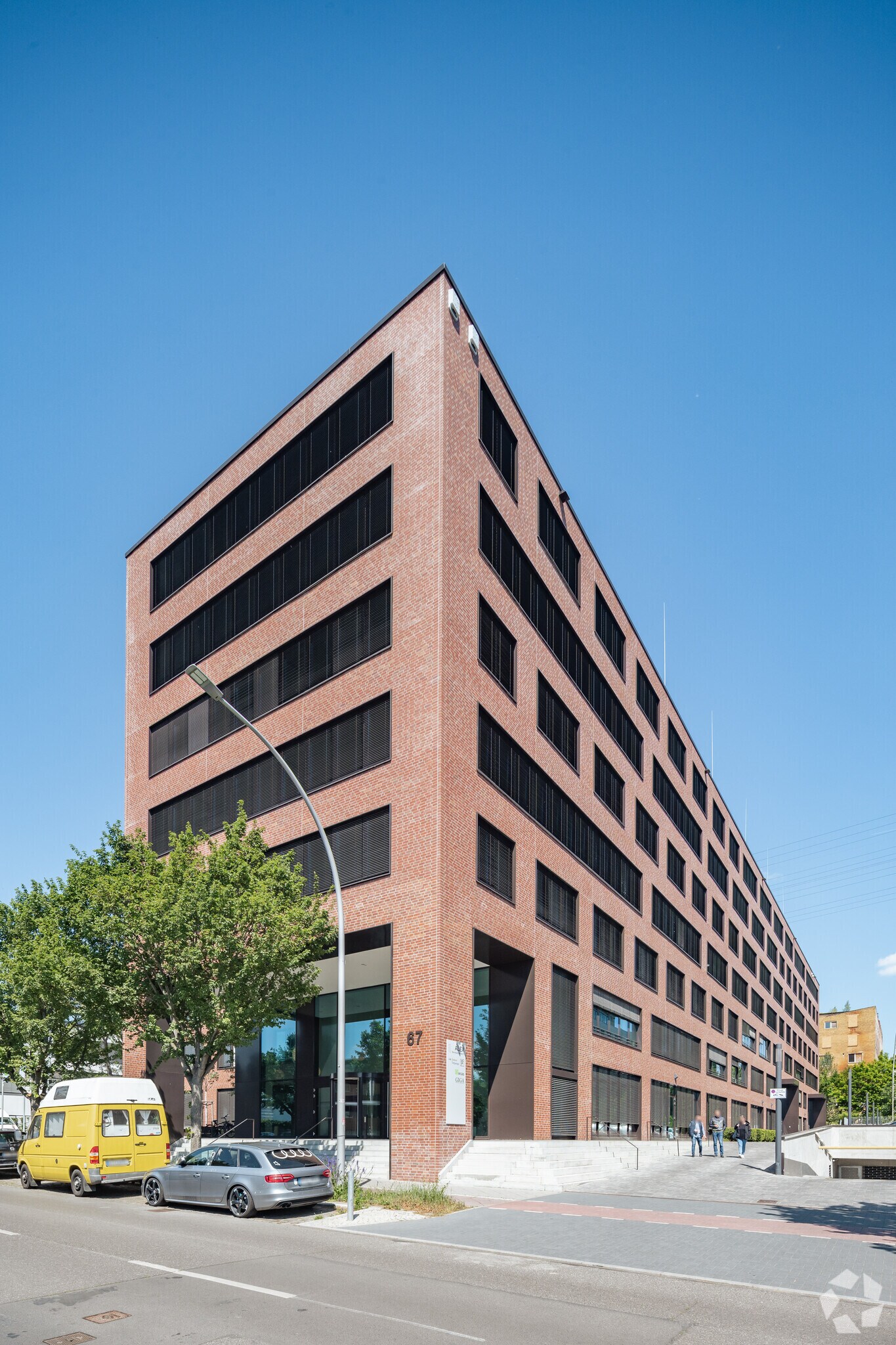 for lease Primary Photo- Image 1 of 3