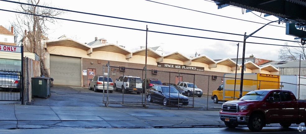 4519 White Plains Rd, Bronx, NY for sale - Primary Photo - Image 1 of 1
