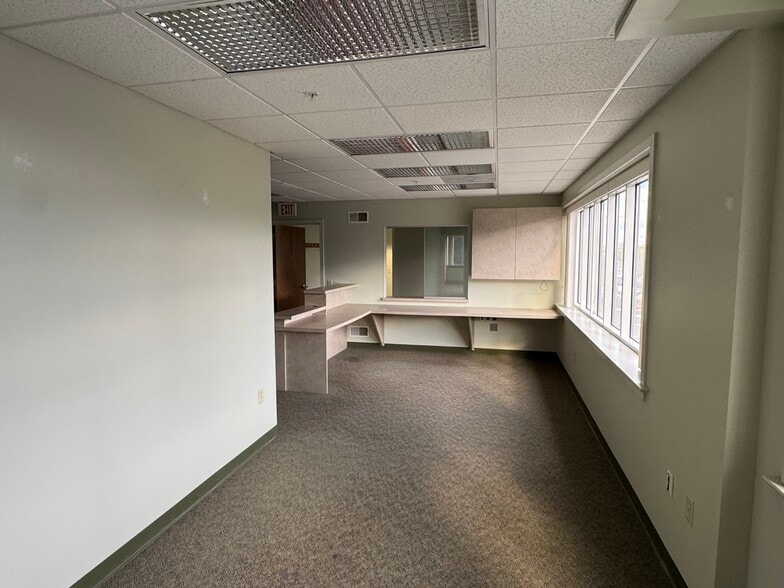 90 Good Dr, Lancaster, PA for lease - Building Photo - Image 3 of 14