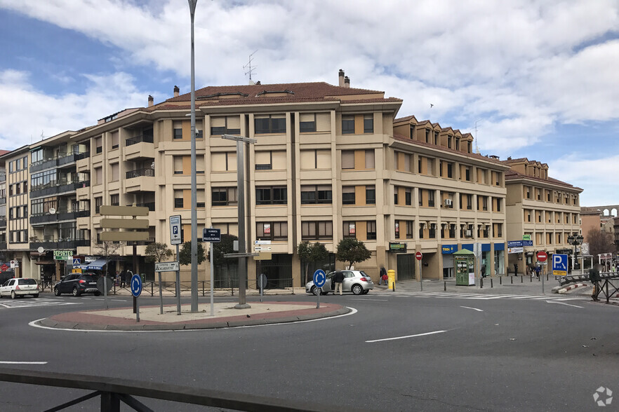 Avenida Acueducto, 28, Segovia, Segovia for sale - Building Photo - Image 1 of 2