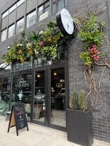 Prime Retail/Café Opportunity in Williamsburg - Pub