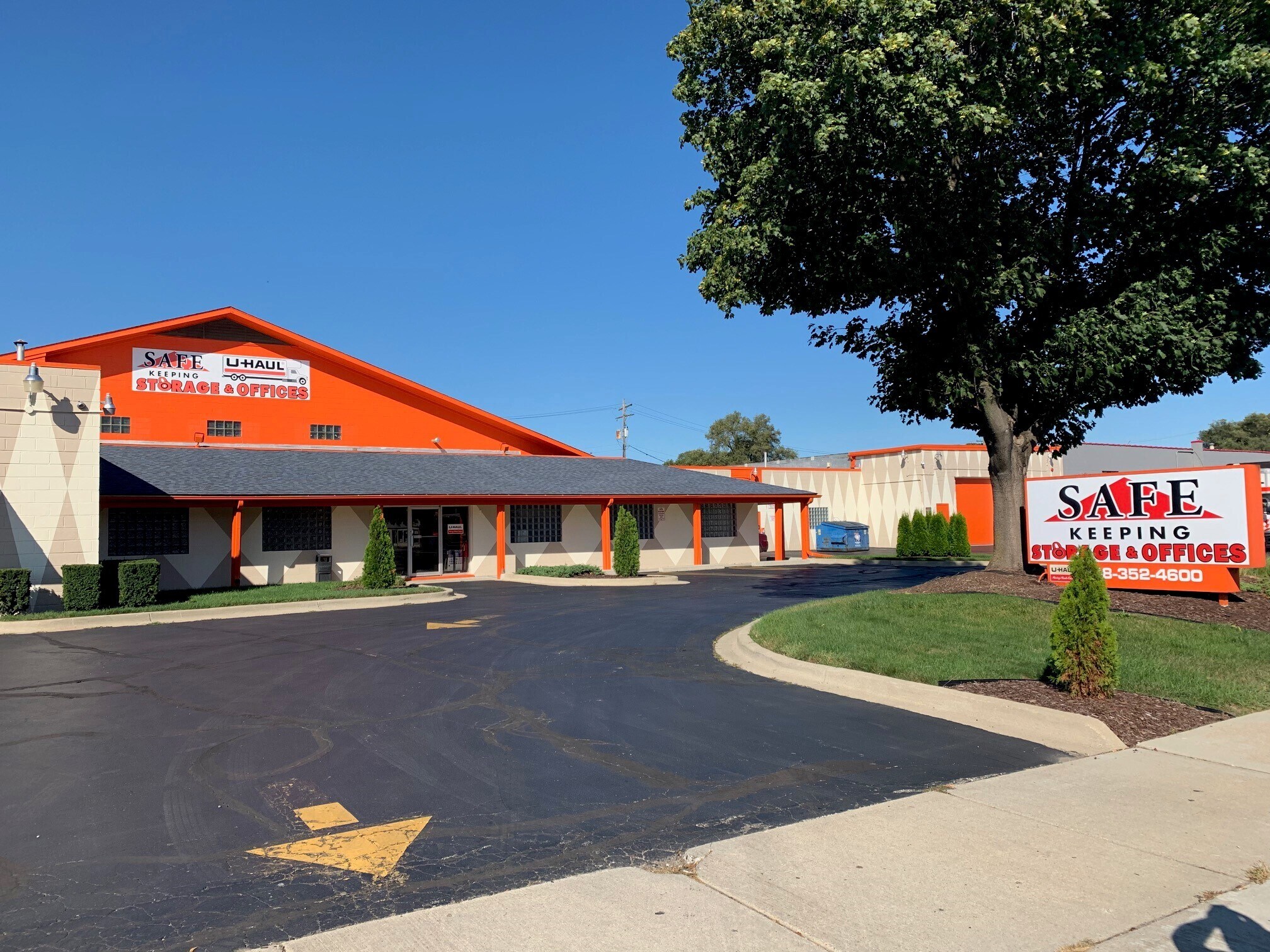 26400 W 8 Mile Rd, Southfield, MI for sale Building Photo- Image 1 of 1