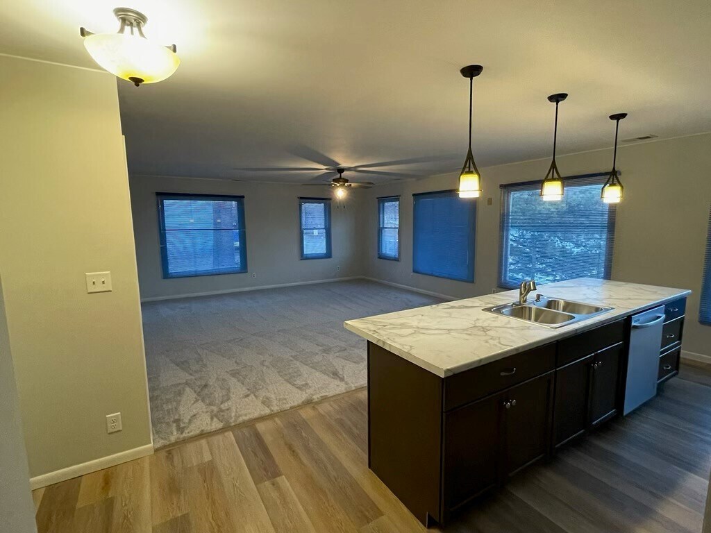 811 N Harrison St, Algonquin, IL 60102 CHAIN O' LAKES, IL MARINA / 2