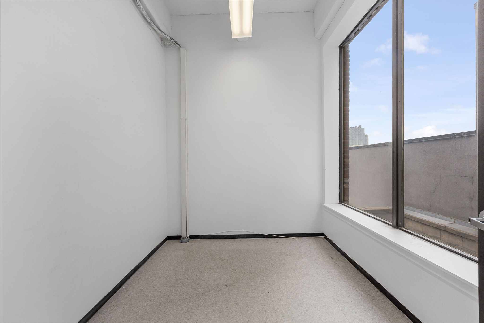 11-17 43rd Ave, Long Island City, NY for lease Building Photo- Image 1 of 8