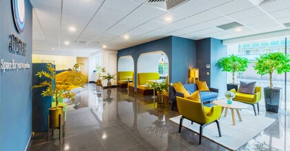 19 Threefield Ln, Southampton for lease Interior Photo- Image 2 of 7