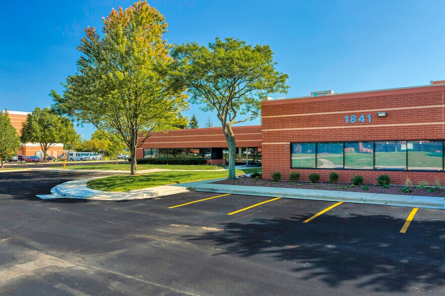 1841 Centre Point Cir, Naperville, IL for lease - Primary Photo - Image 1 of 10