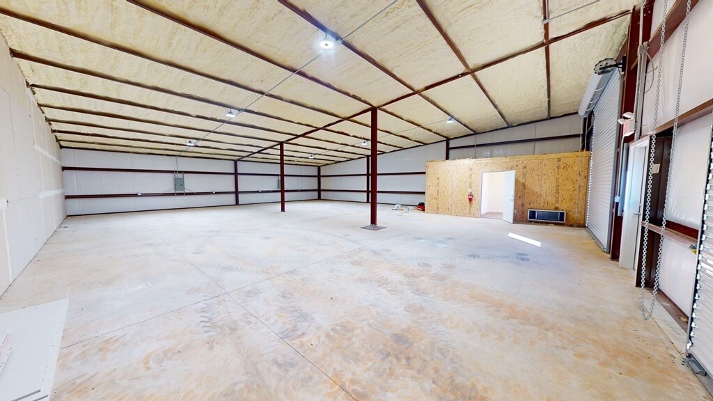 203 N Industrial Dr, Headland, AL for lease Interior Photo- Image 1 of 5
