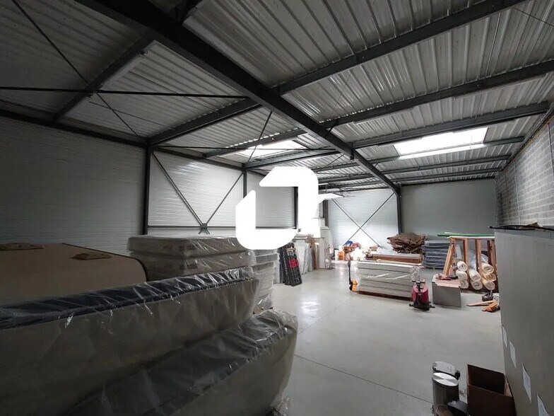 Retail in Bailleul for lease - Interior Photo - Image 3 of 4