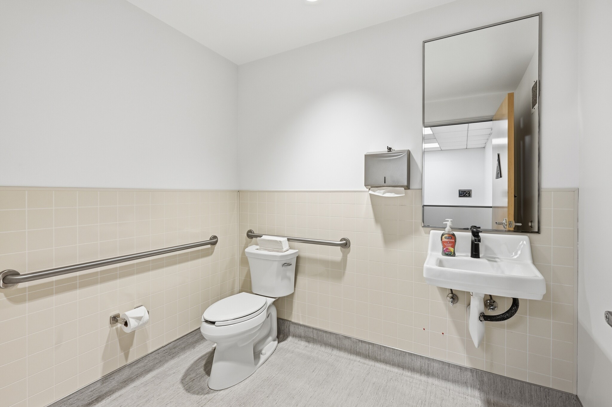 11555 Sorrento Valley Rd, San Diego, CA for lease Interior Photo- Image 1 of 9