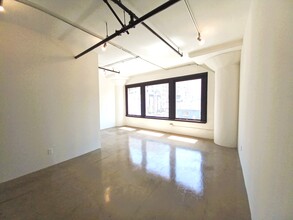 120 E 8th St, Los Angeles, CA for lease Interior Photo- Image 1 of 2