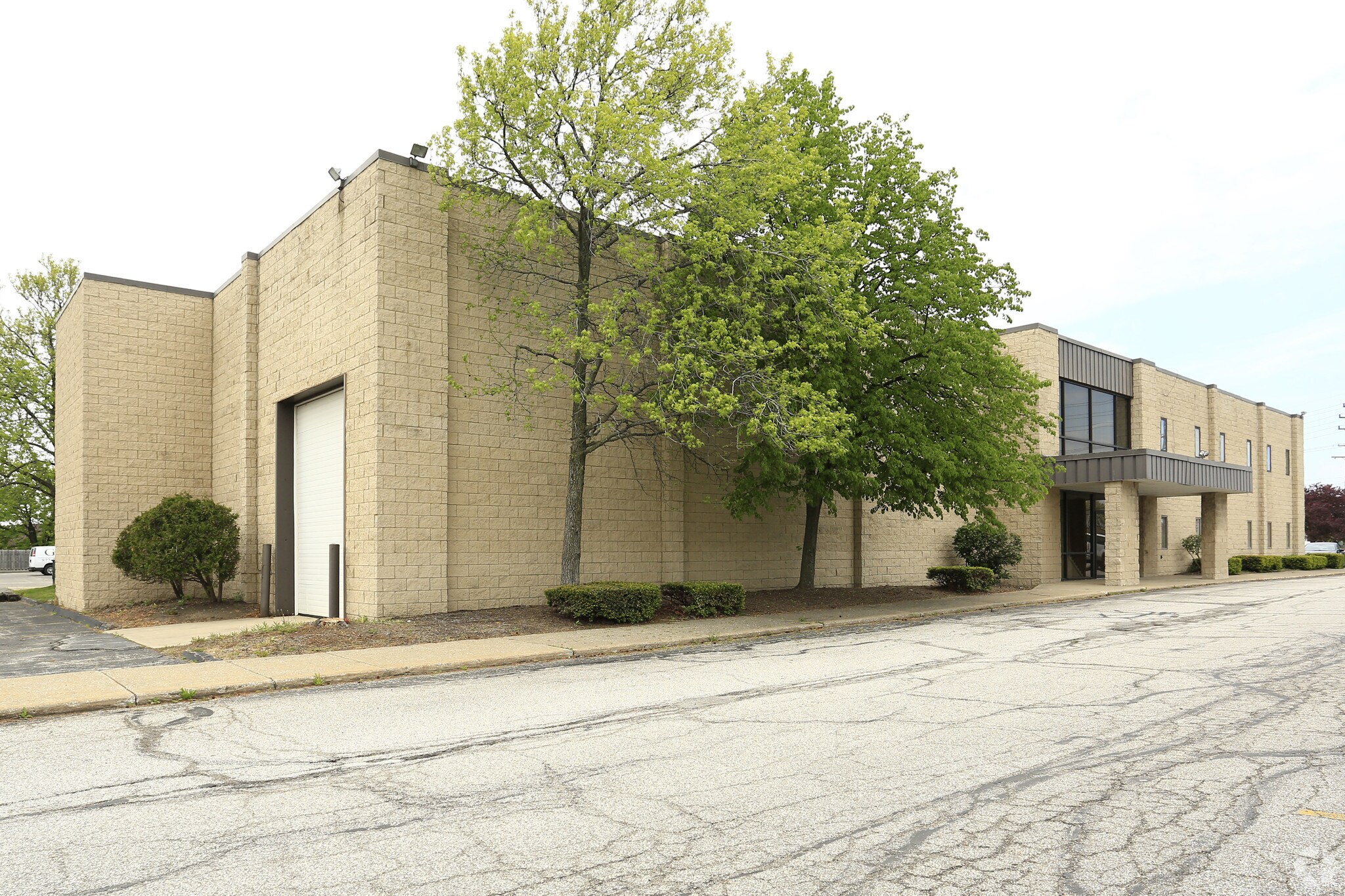 24748 Aurora Rd, Bedford Heights, OH 44146 Industrial for Sale