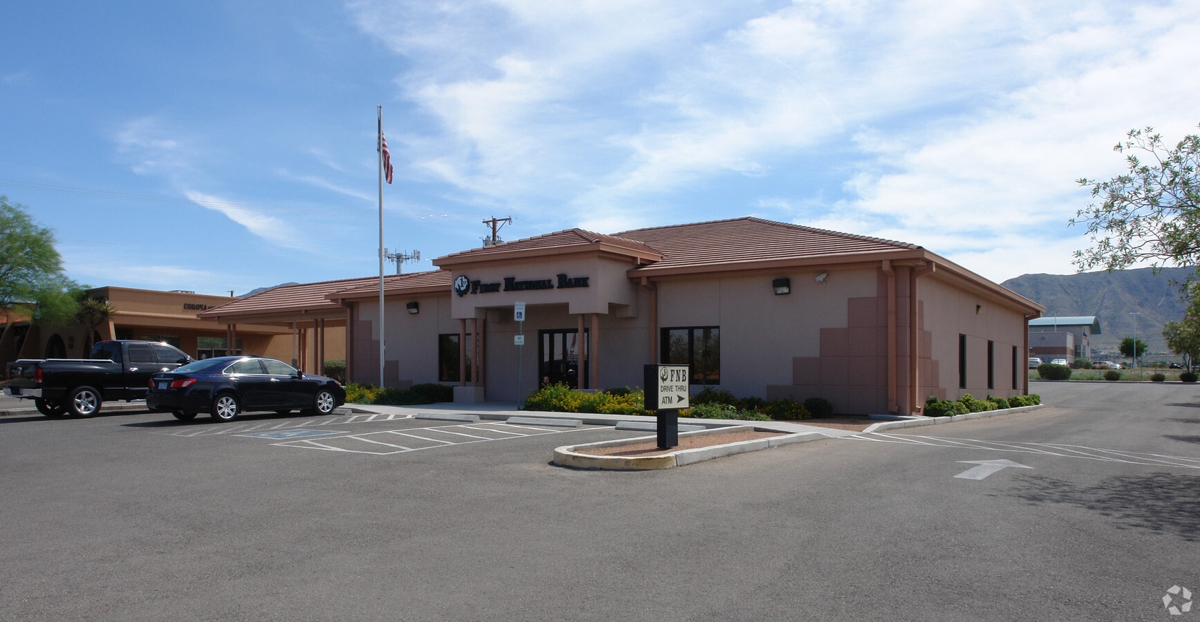 150 S Resler Dr, El Paso, TX 79912