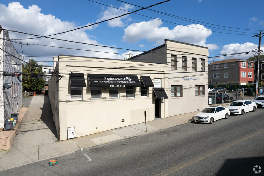 1310 5th St, North Bergen, NJ for lease - Building Photo - Image 1 of 7