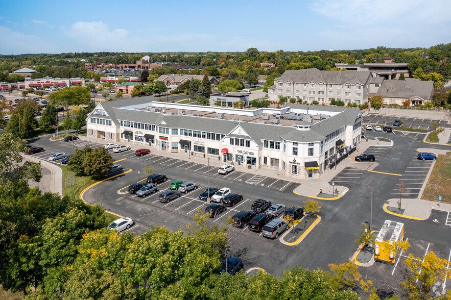 580-600 Market St, Chanhassen, MN for lease - Building Photo - Image 3 of 7