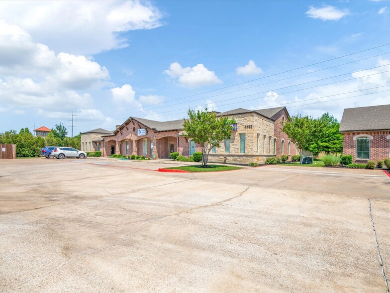 4811-4851 Merlot Ave, Grapevine, TX for lease - Building Photo - Image 2 of 6