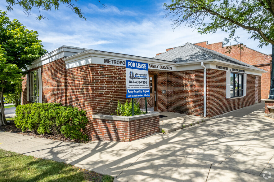 127 Main St, Roselle, IL for lease - Building Photo - Image 1 of 13