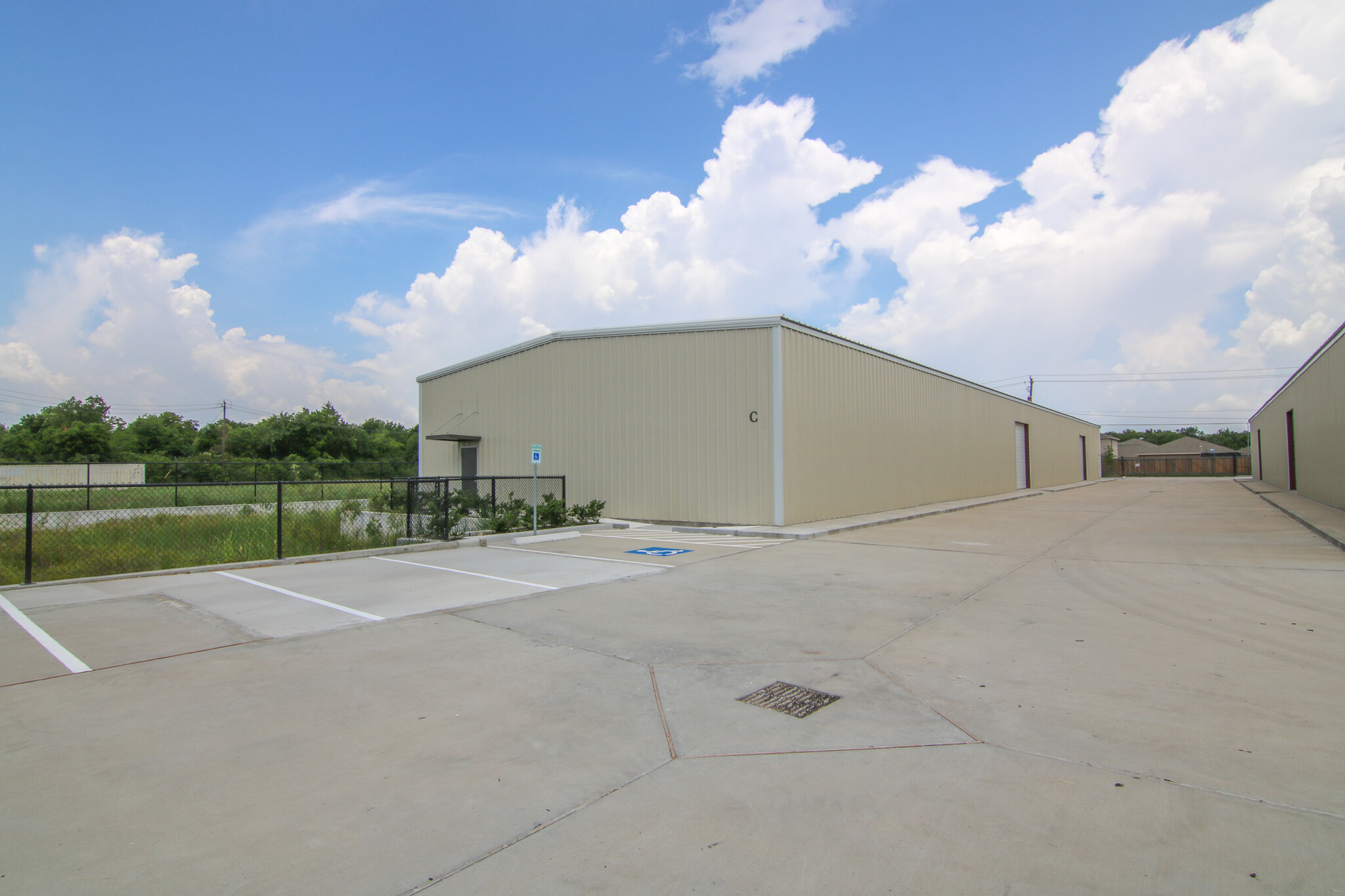 8051 S Sam Houston Pky E, Houston, TX for lease Building Photo- Image 1 of 46