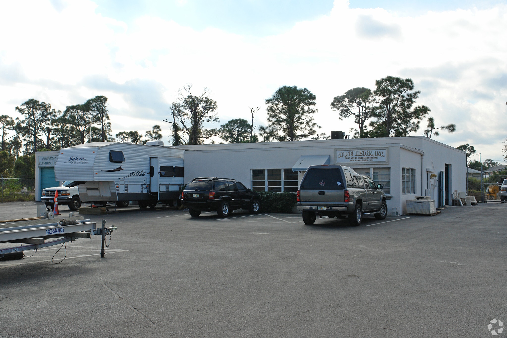102-152 NE Dixie Hwy, Stuart, FL for lease Primary Photo- Image 1 of 3