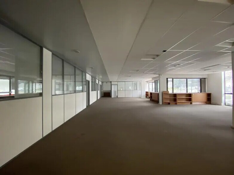Office in Ivry-sur-Seine for lease - Building Photo - Image 1 of 16