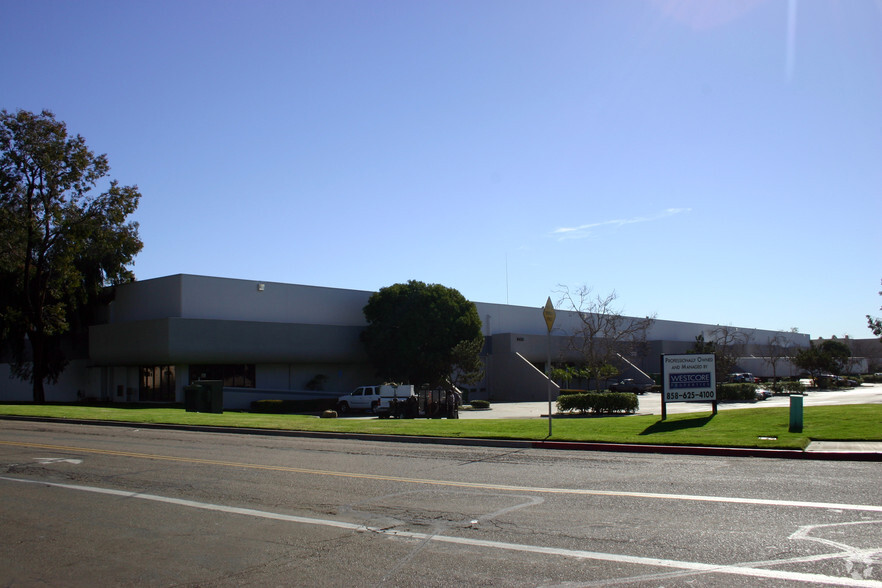 9455 Cabot Dr, San Diego, CA for lease - Building Photo - Image 2 of 8