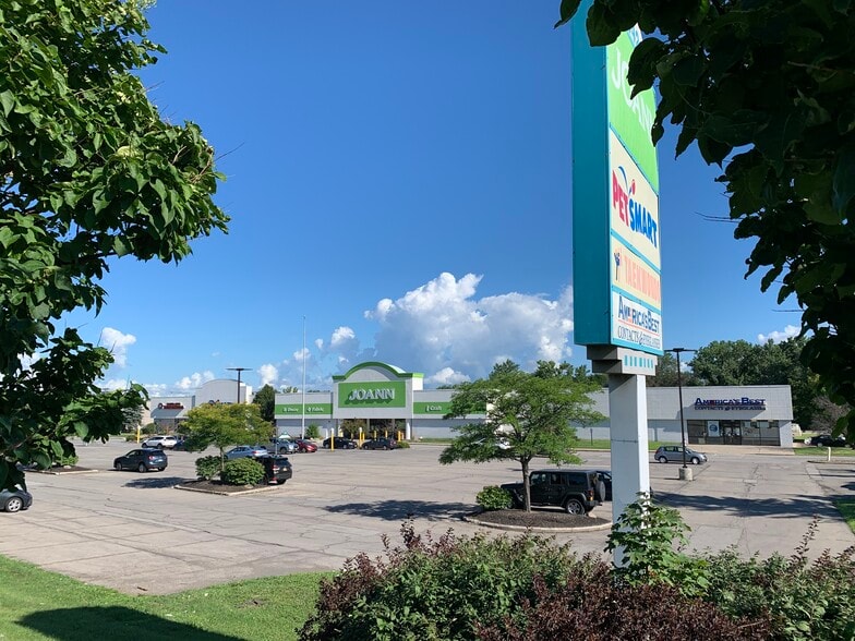 3042 Ridge Rd W, Greece, NY for lease - Building Photo - Image 3 of 11