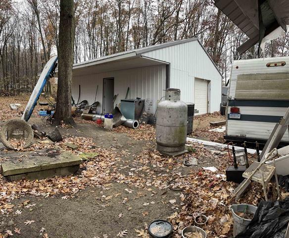 3935 Lapham Dr, Harrison, MI for sale - Building Photo - Image 3 of 6