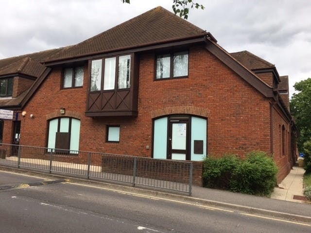Chalfont Way, Reading for lease - Building Photo - Image 2 of 10