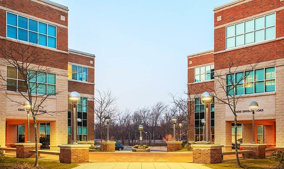 1350 Division Rd, West Warwick, RI 02893