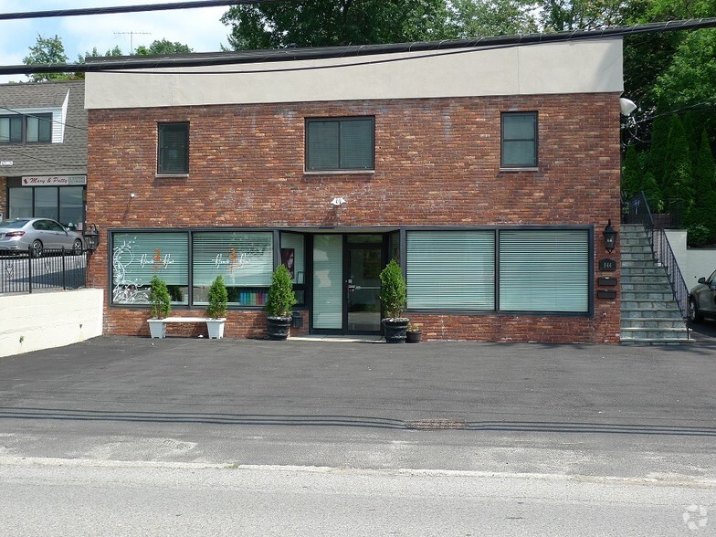 844 Commerce St, Thornwood, NY for lease - Building Photo - Image 2 of 4