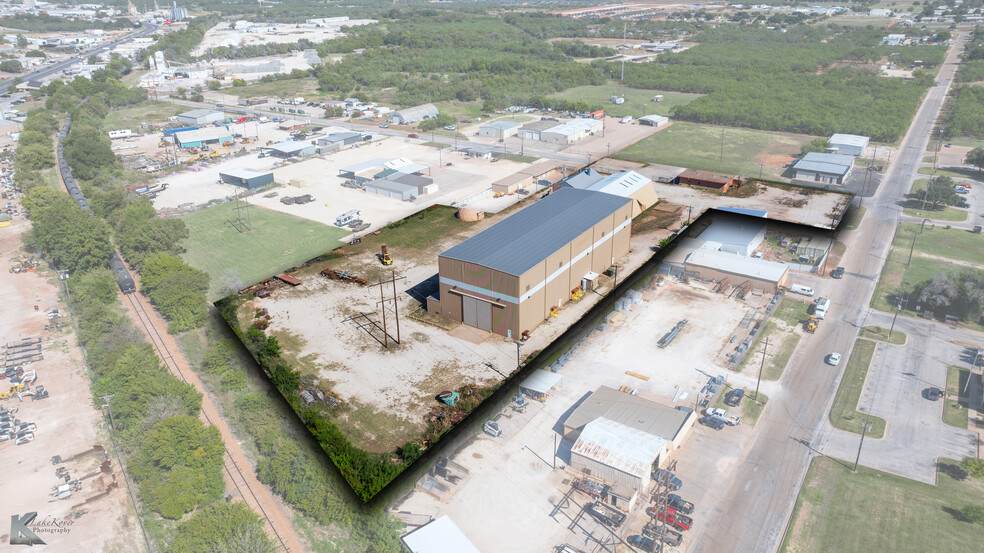 2024 Oak St st, Abilene, TX for sale - Primary Photo - Image 1 of 76