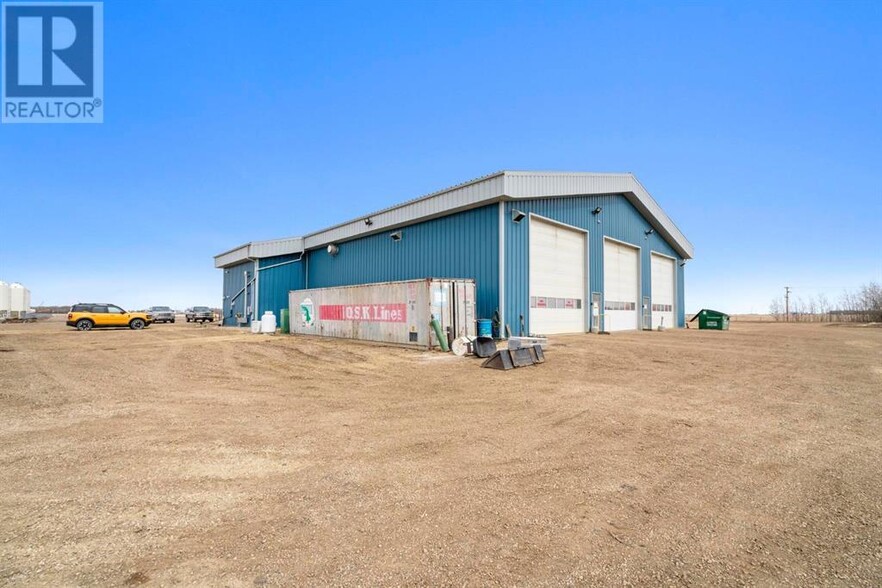 3104 39 St, Ohaton, AB for sale - Building Photo - Image 2 of 3