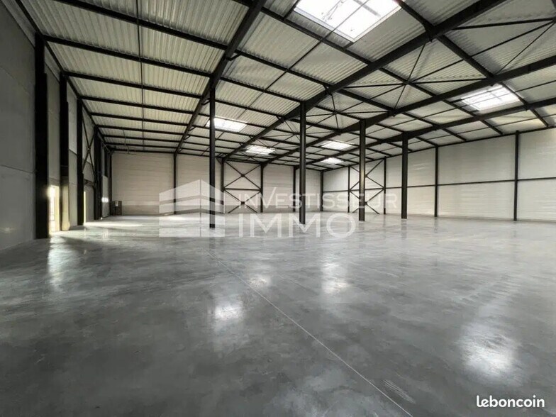 Flex in Cesson for lease - Interior Photo - Image 3 of 4